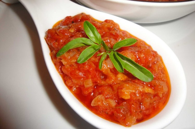 Овощная подлива с томатной пастой