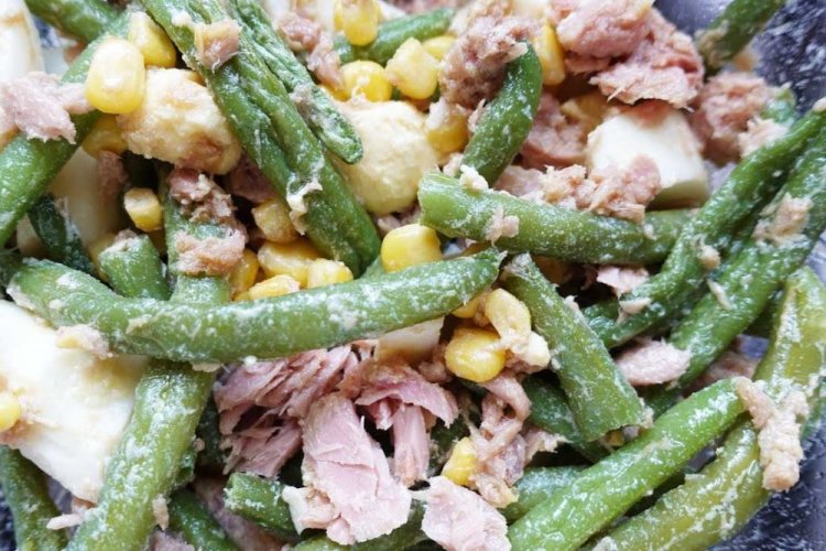 ПП салат с красной рыбой и стручковой фасолью