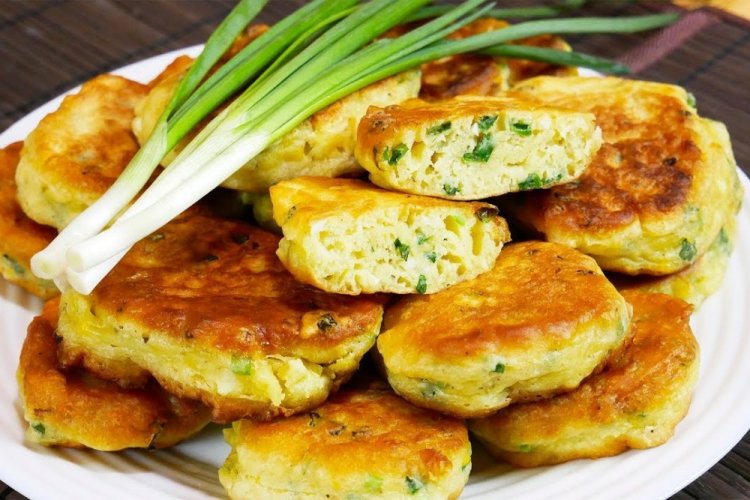 Ленивые пирожки с яйцами и зеленым луком