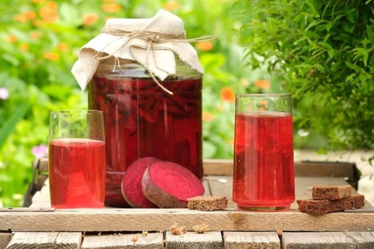 Свекольный квас с сухариками