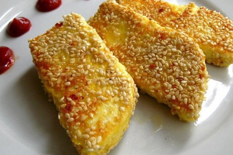 Жареный камамбер в кунжуте