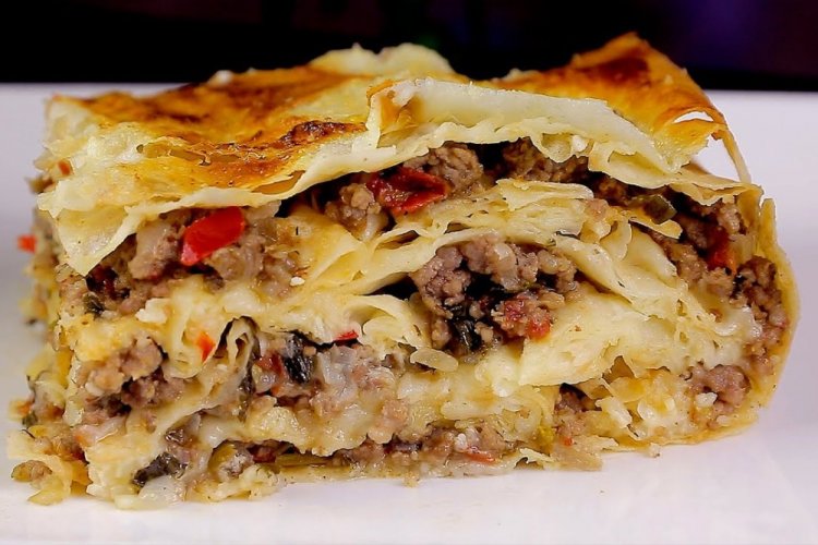 Пирог из лаваша с мясом и овощами