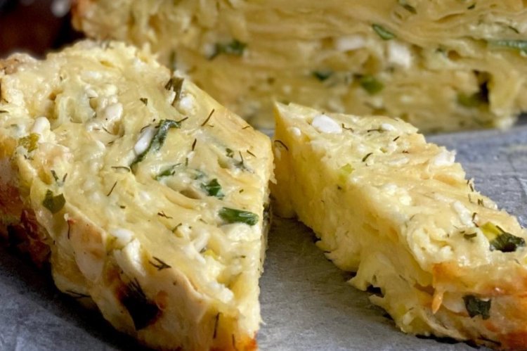 Заливной пирог из лаваша с брынзой и зеленью