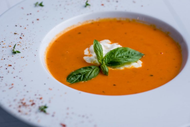 Томатный суп со страчателлой