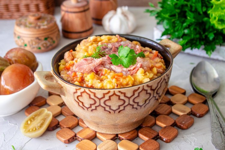 Гороховая каша с тушенкой