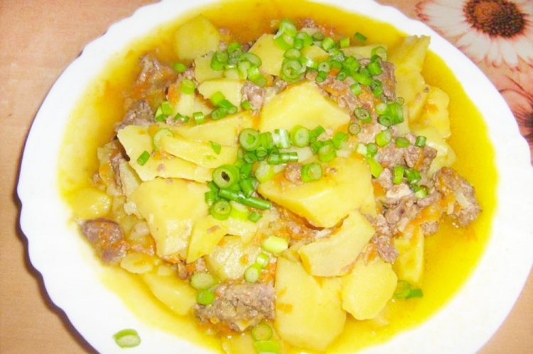 Картошка с тушенкой