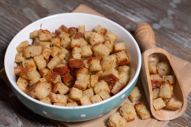 Сухарики с горчицей и имбирем