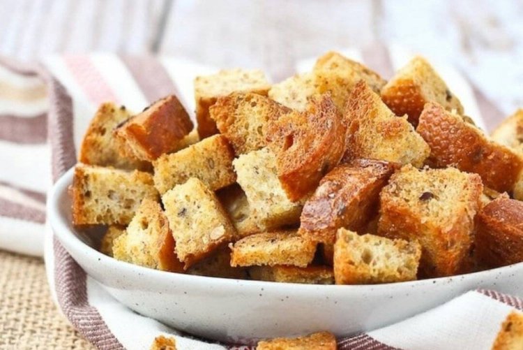 Острые сухарики с имбирем и васаби в духовке