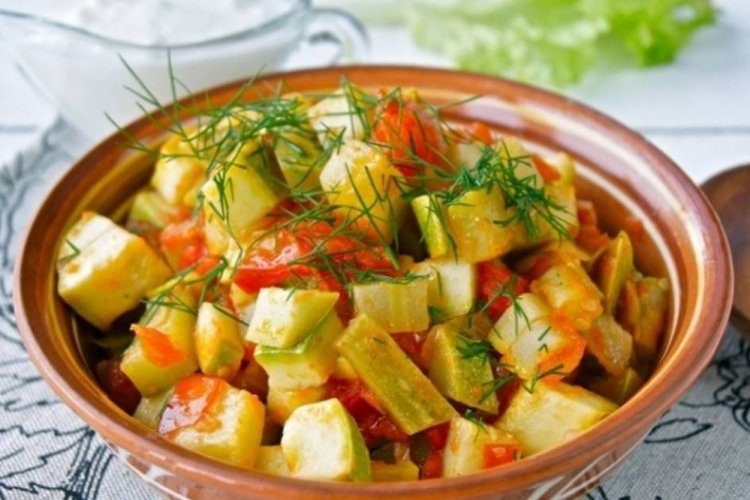 Тушеные кабачки с фетаксой