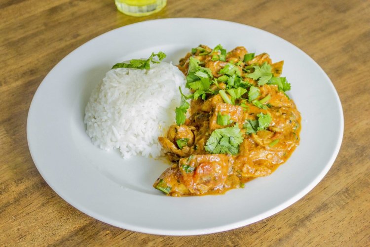 Курица карри с курагой