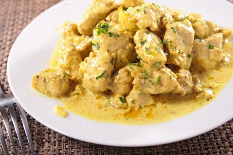 Курица карри со сметаной