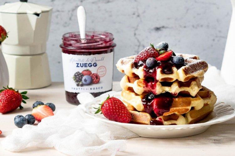 Творожные вафли с ягодами