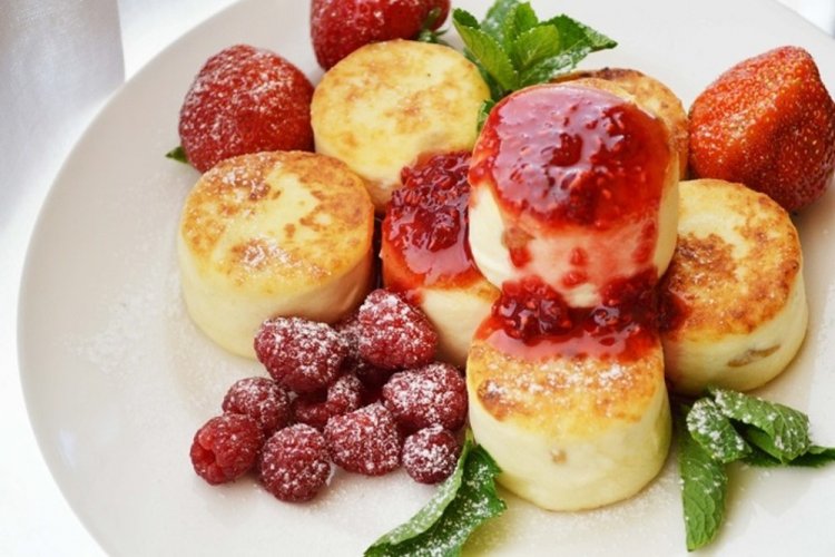 Сырники с ягодами в духовке