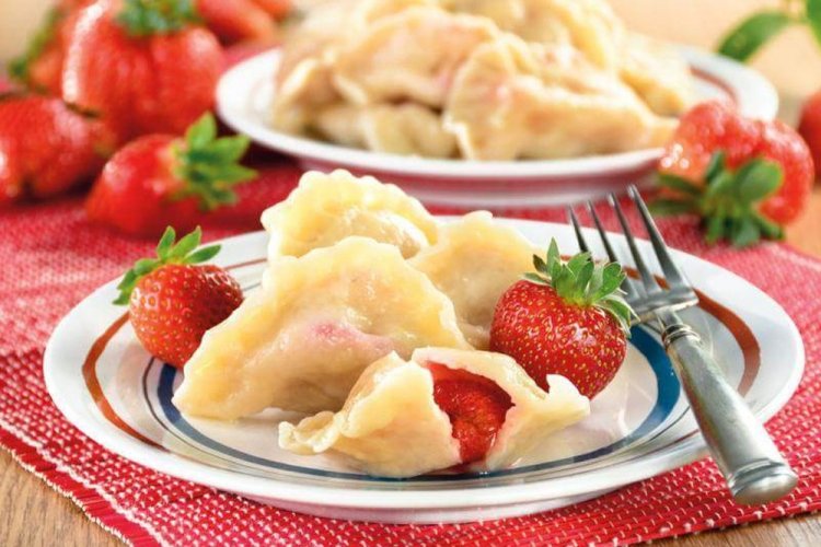 Вареники с клубникой и крахмалом