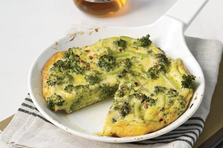 Фриттата с брокколи и цветной капустой