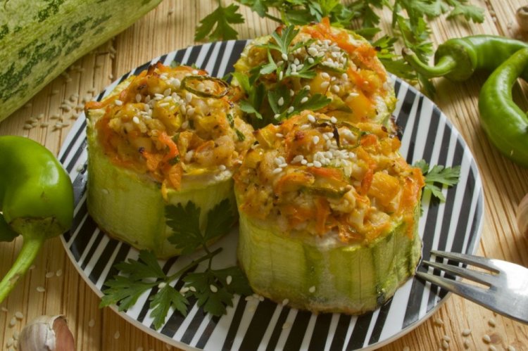 Фаршированные кабачки с мясом и рисом