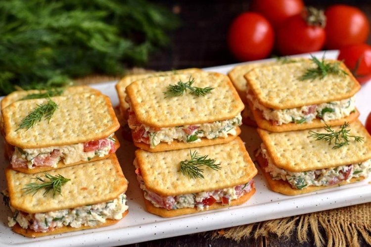 Крекеры с крабовой намазкой