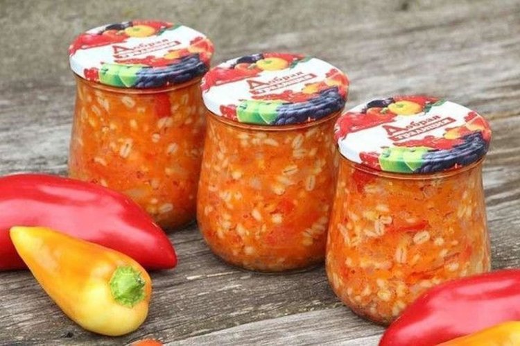 Салат с болгарским перцем, морковью и перловкой на зиму