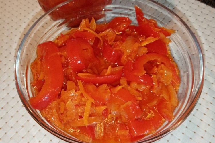 Томатная заправка с болгарским перцем и морковью на зиму