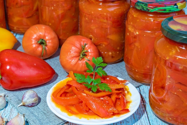 Лечо с болгарским перцем и морковью на зиму