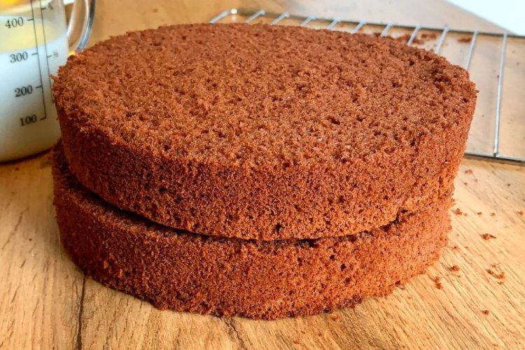 Шоколадный бисквит из кислого молока