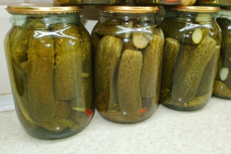Пряный маринад для огурцов на зиму