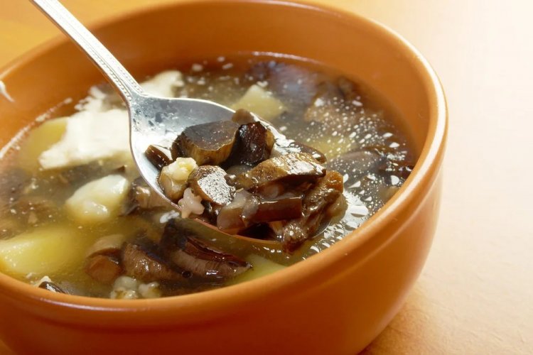 Грибной суп из соленых рыжиков с рисом