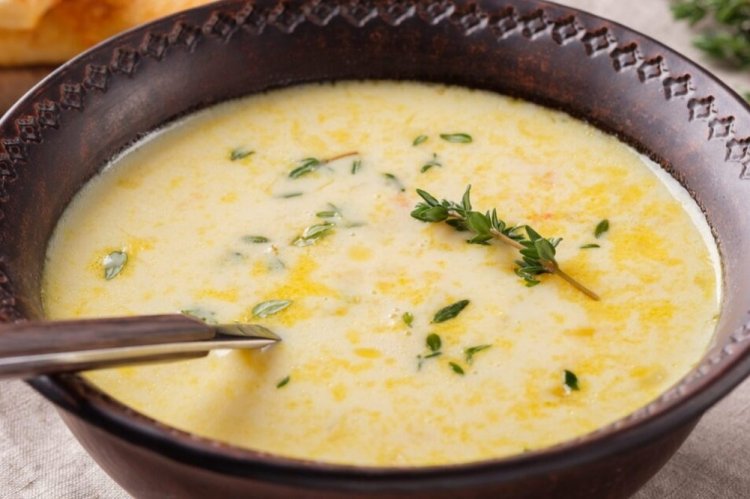 Сливочный суп с курицей и пшеном