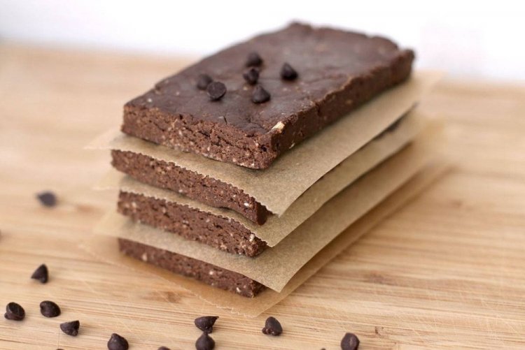 Шоколадные протеиновые батончики с арахисом