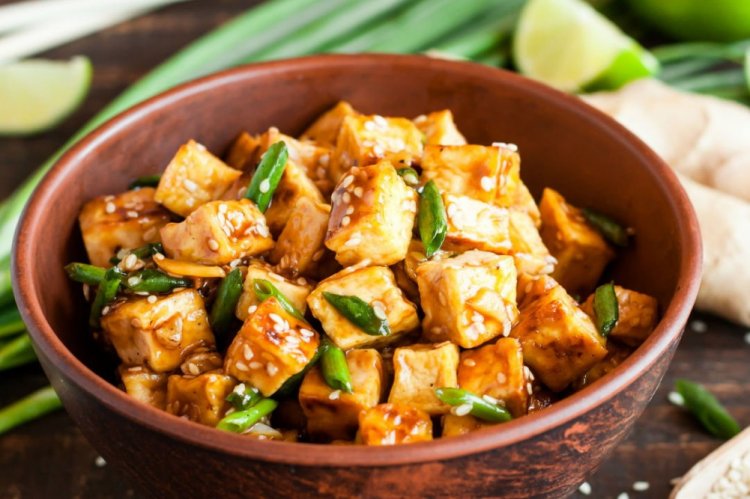 Жареный тофу в соево-медовом соусе