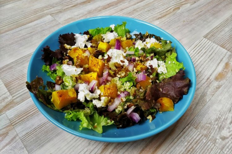 Салат с печеной тыквой и булгуром