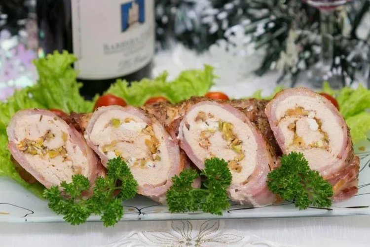 Куриные рулетики с фетой и фисташками