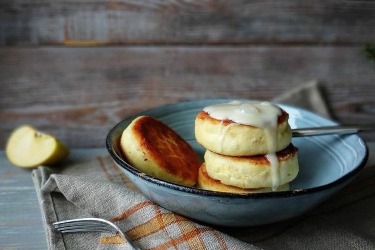 Сырники с манкой и яблоками