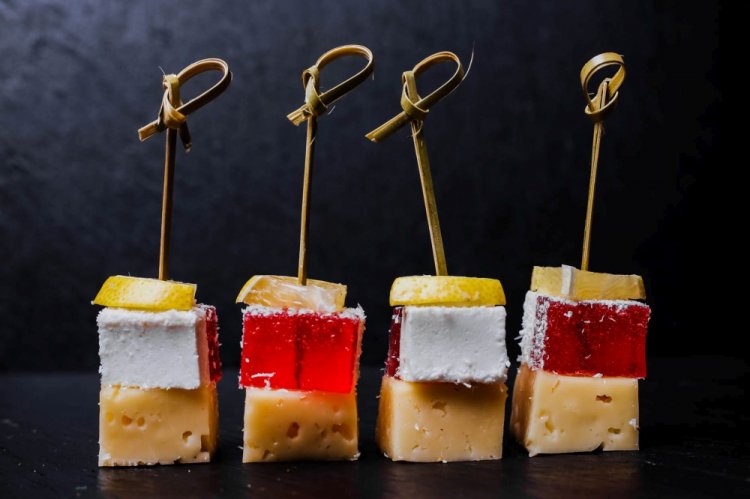 Канапе с плавленым сыром и мармеладом