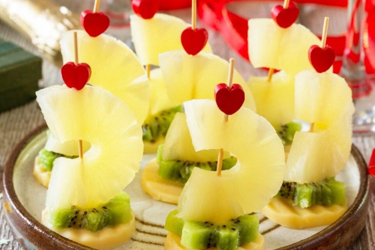 Канапе из консервированных фруктов для детей