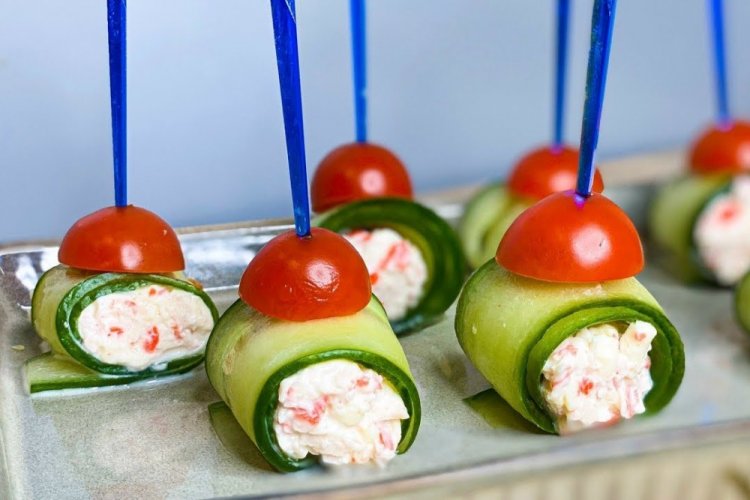 Канапе с огурцом и творожным сыром