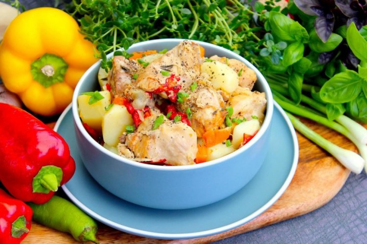 Курица с картошкой в афганском казане