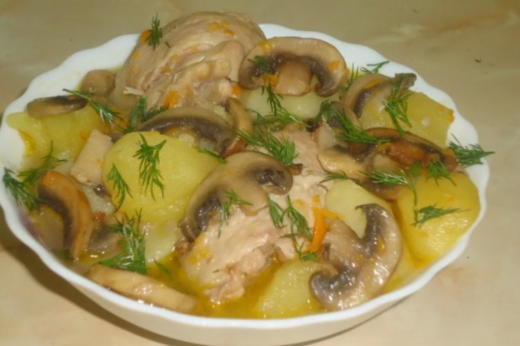 Курица с грибами в афганском казане