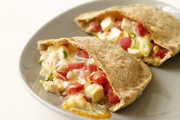 Пита с курицей и сыром