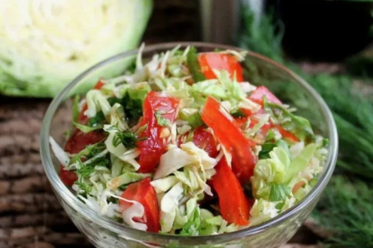 Овощной салат с капустой
