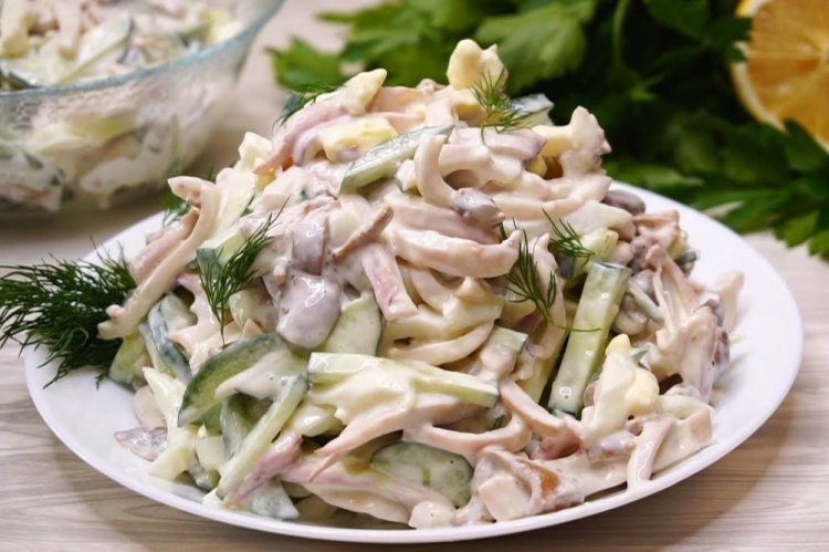 Кето-салат из кальмаров