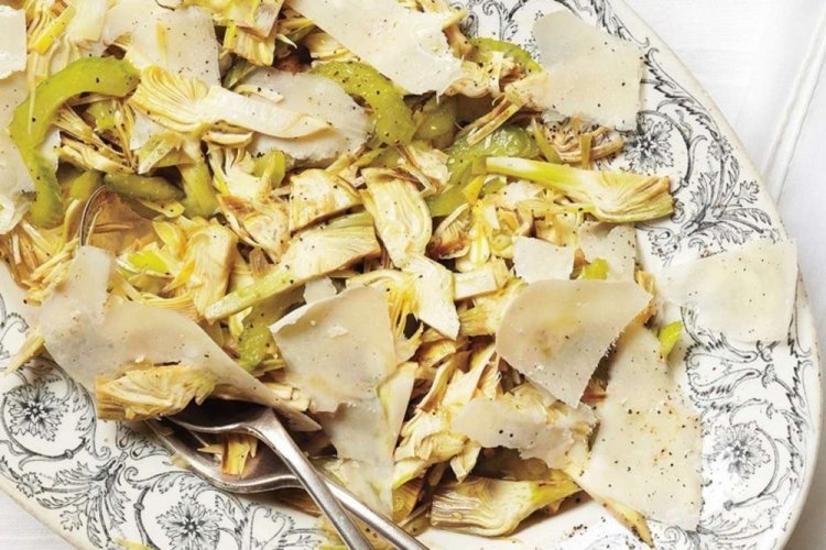 Салат с артишоками и сельдереем