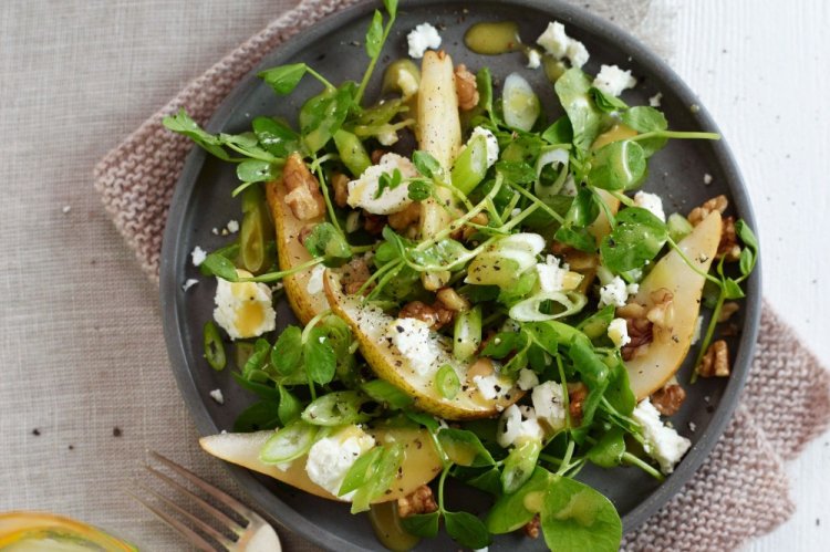 Салат с грушей и артишоками