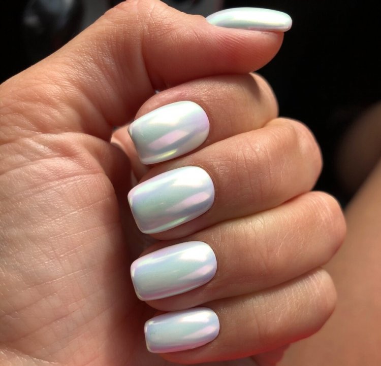 Перламутровый маникюр