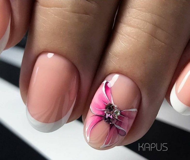 Бантики на ногтях