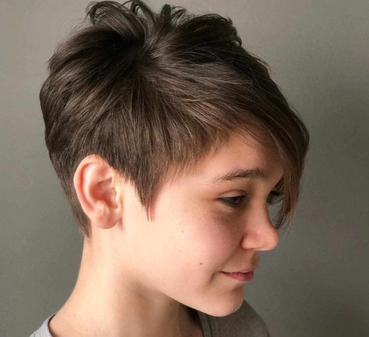 Пикси с удлиненными прядями