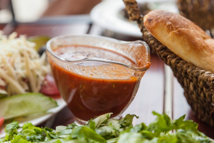 Сацебели с сельдереем на зиму