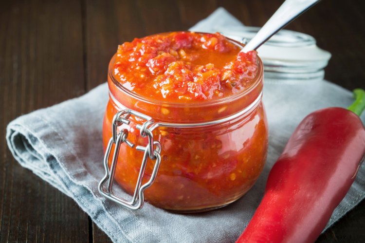 10 шикарных рецептов аджики из болгарского перца на зиму