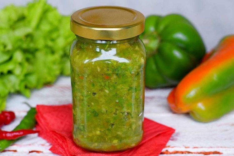 Зеленая аджика из болгарского перца на зиму