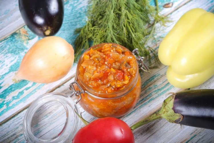 Аджика из болгарского перца с баклажанами